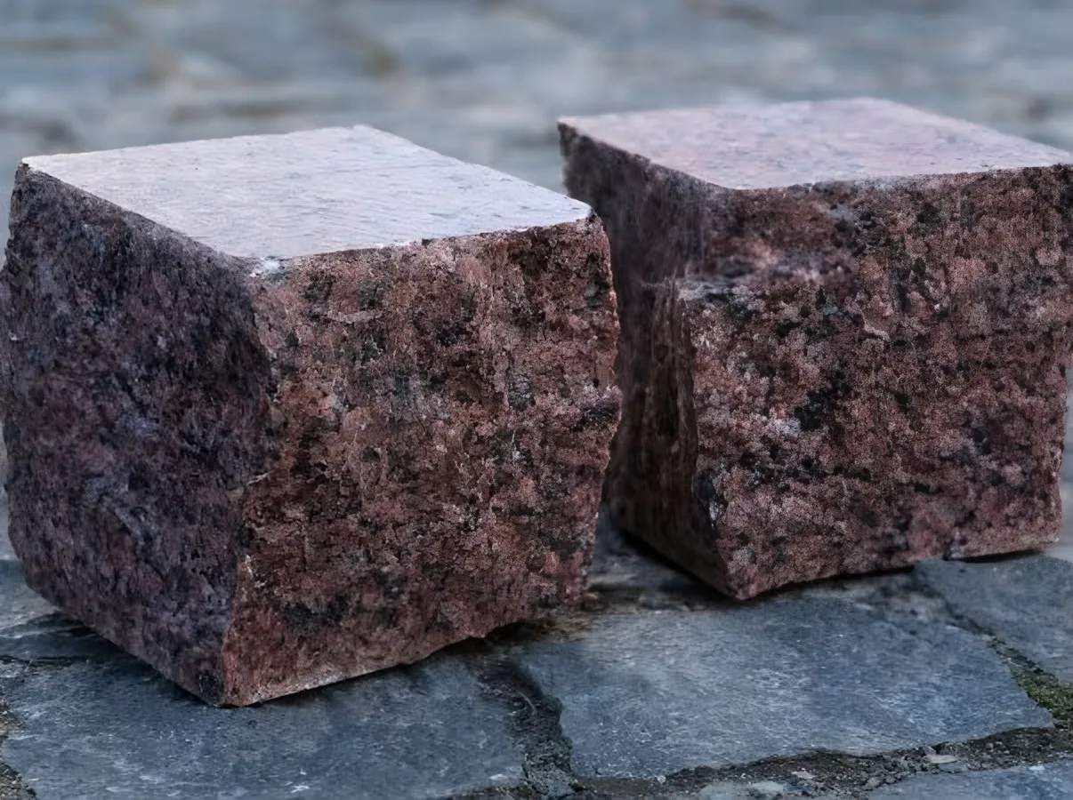 Бруківка колота, Лезниківське, червоний